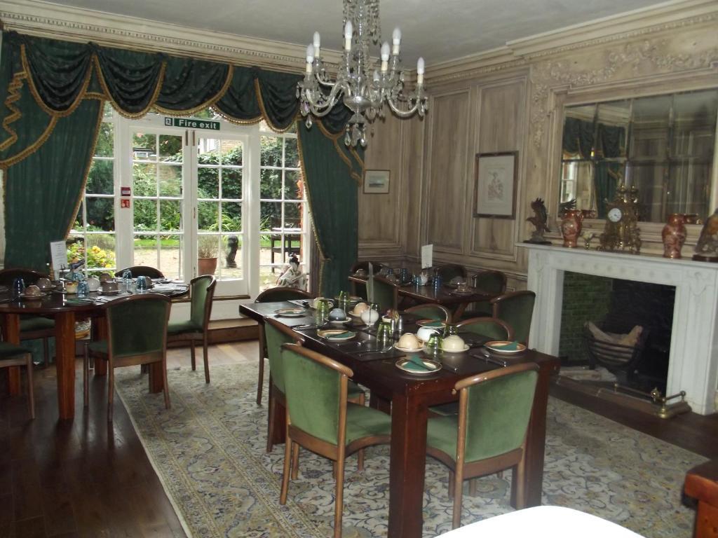 Harmondsworth Hall Guest House West Drayton  Bagian luar foto
