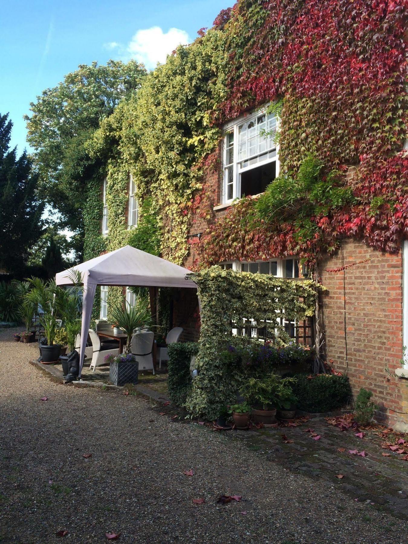 Harmondsworth Hall Guest House West Drayton  Bagian luar foto