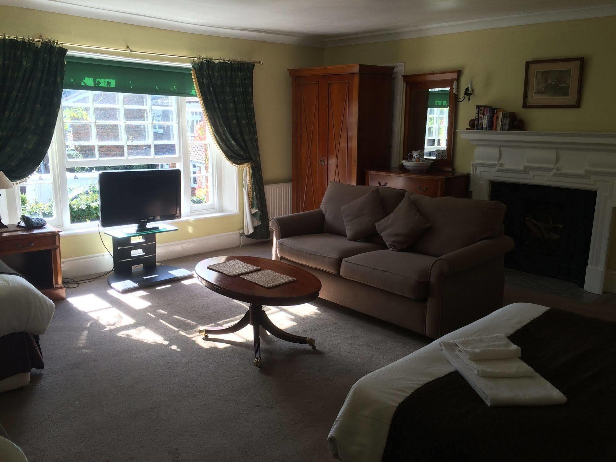 Harmondsworth Hall Guest House West Drayton  Bagian luar foto
