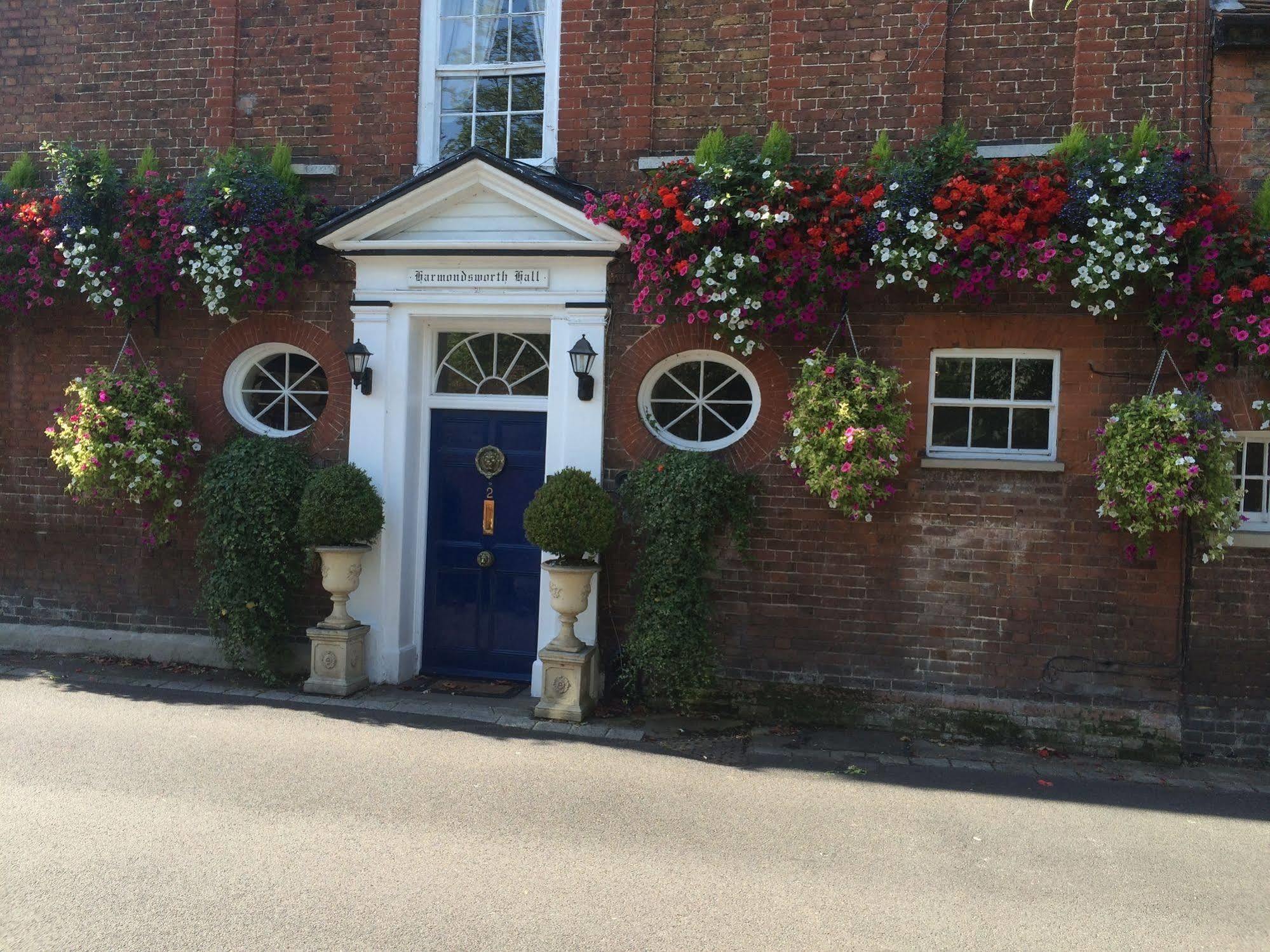 Harmondsworth Hall Guest House West Drayton  Bagian luar foto